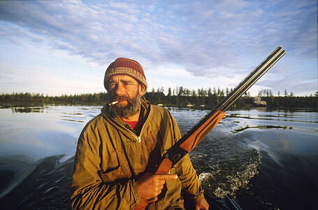 1988г.
3й приз”Природа” [Nature] истории
1989 Worldpressphoto

Полуостров Таймыр.
Отстрел дикого северного оленя на речных переправах во время осенней миграции. Численность этого вида оленя в лучшее время достигала  600000 голов.Отстреливали до 40000.  Мясо оленя заготавливали на зимний период
Для этого промысла  формировались бригады охотников.
Порядок кадров в серии в папке otbor3 jpg
1989 Worldpressphoto 3p Nature stories 

In the Taymyr peninsula, a tundra region inside the polar circle, reindeer are shot for their meat on a  regular basis. Their totale population in this part of the Soviet Union is estimated at half a million

Alexandr Polyakov , Novosti,Moscow, USSR
