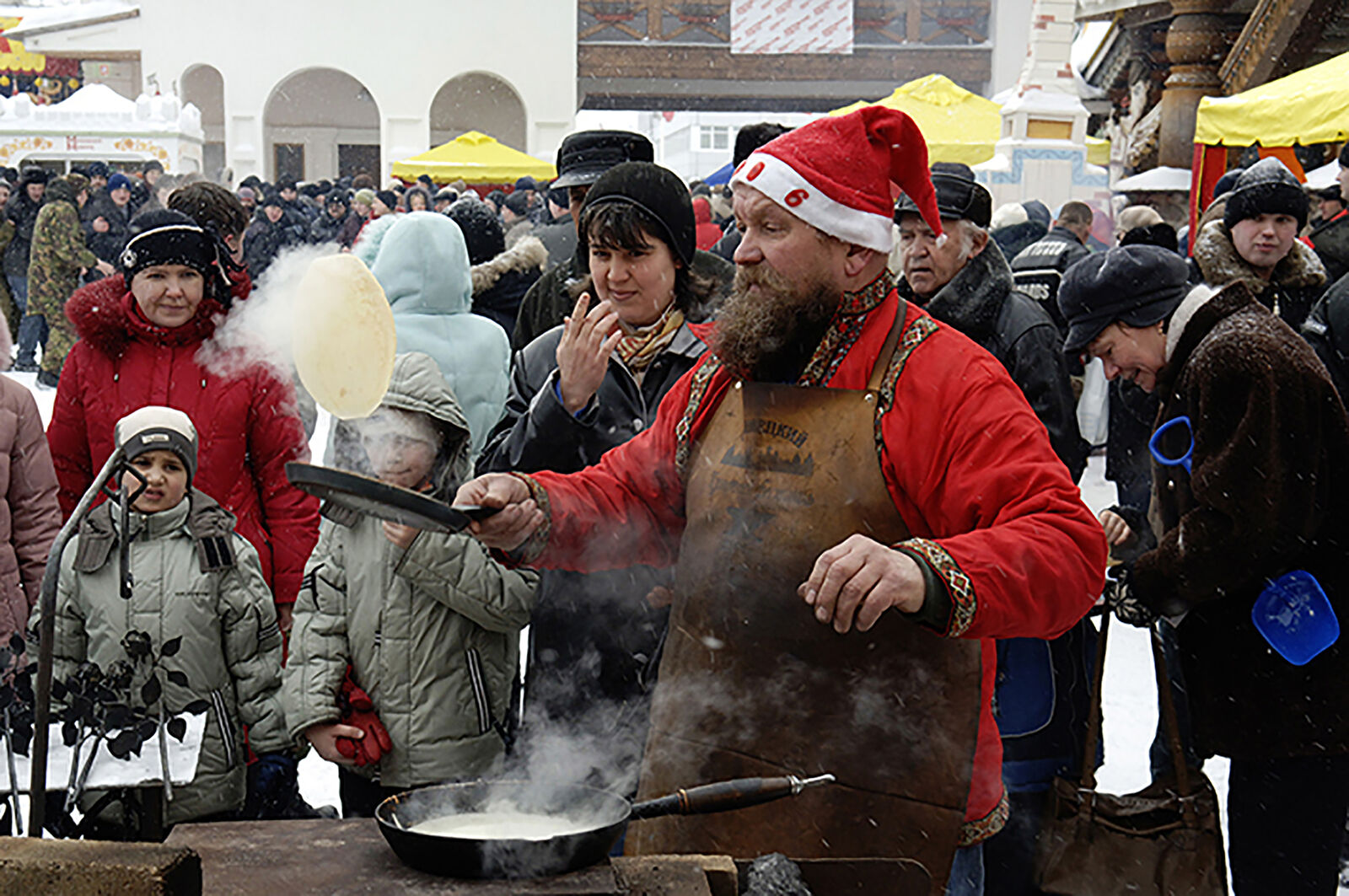 Maslenitsa winter holidays at the Izmailovo Kremlin in Moscow